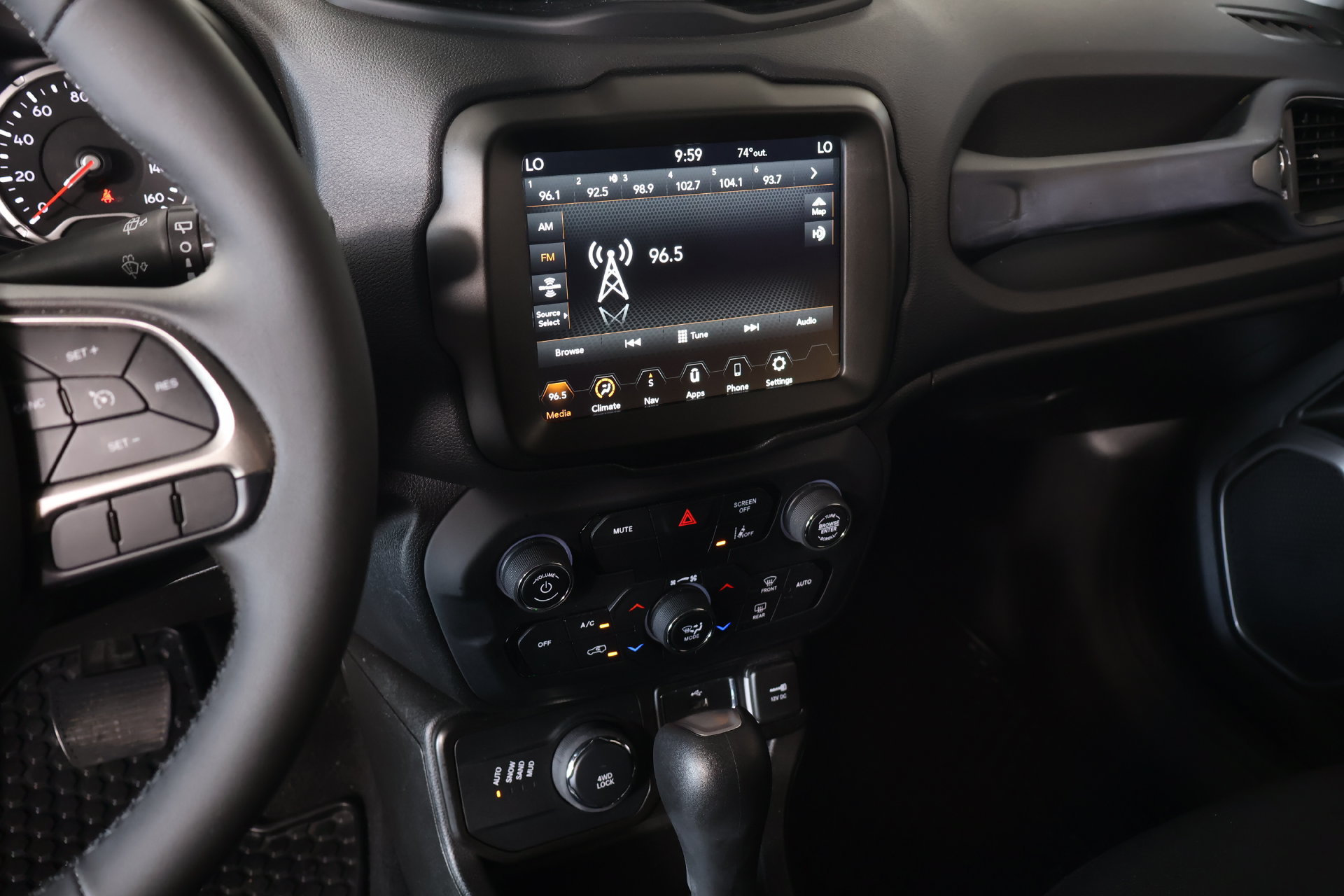 Used 2022 Jeep Renegade Latitude AWD/4WD image 5