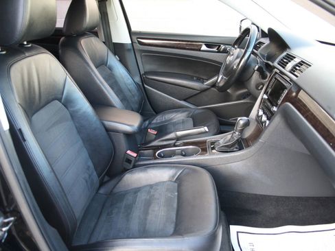 Used 2014 Volkswagen Passat 1.8T SEL Premium image 8