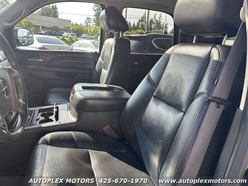 Used 2011 GMC Yukon Denali image 21