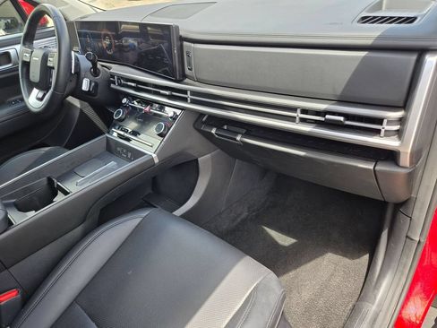 Used 2025 Hyundai Santa Fe SEL FWD image 31