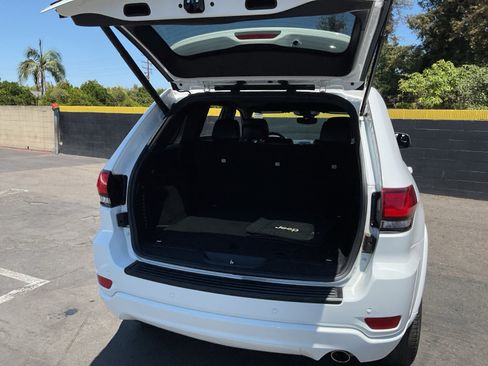 Used 2019 Jeep Grand Cherokee Altitude AWD/4WD image 26
