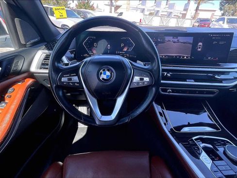 Used 2025 BMW X5 xDrive50e AWD/4WD image 8