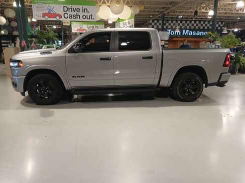 Used 2025 RAM 1500 Big Horn AWD/4WD image 9
