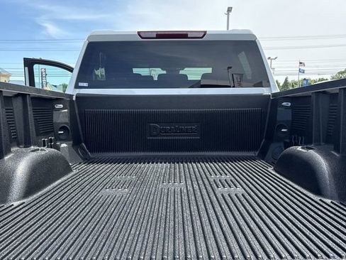 Used 2025 Chevrolet Silverado 2500 LT w/ Convenience Package AWD/4WD image 10