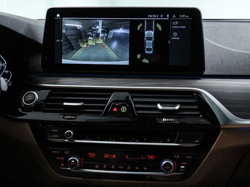 Certified 2023 BMW 530e w/ Premium Package image 15