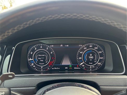 Used 2019 Volkswagen Golf R 4-Door image 25