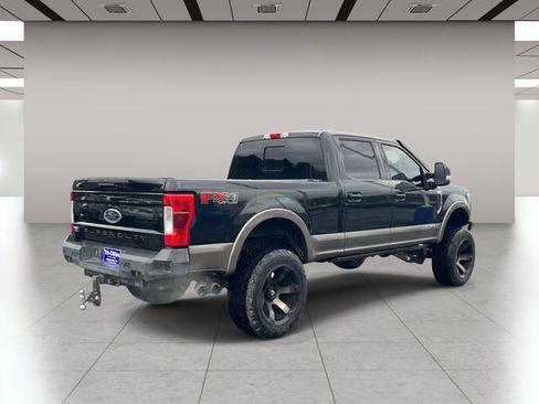 Used 2019 Ford F250 Lariat w/ Lariat Ultimate Package AWD/4WD image 4