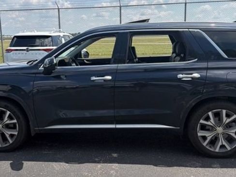 Used 2021 Hyundai Palisade Limited FWD image 3