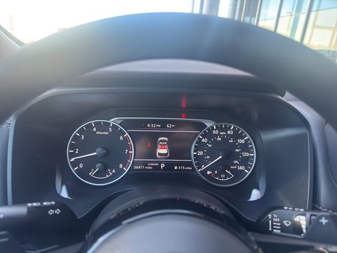 Used 2023 Nissan Rogue SV image 23