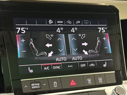 Used 2022 Audi e-tron Premium w/ Convenience Plus Package image 20