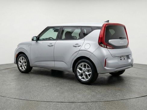 Used 2025 Kia Soul LX w/ LX Technology Package image 6