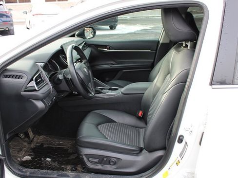 Certified 2022 Toyota Camry SE image 12