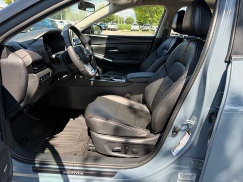 Certified 2025 Nissan Sentra SR w/ SR Premium Package FWD image 19