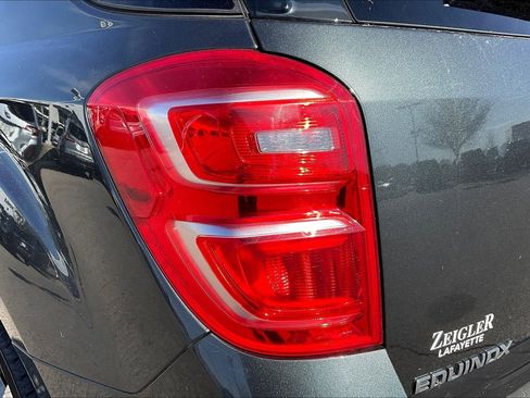 Used 2017 Chevrolet Equinox Premier w/ Enhanced Convenience Package FWD image 30