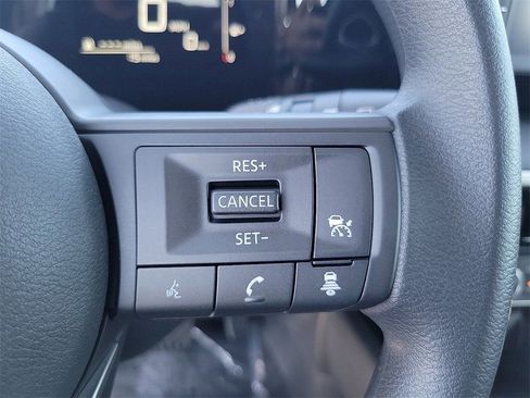 New 2025 Nissan Kicks S image 6