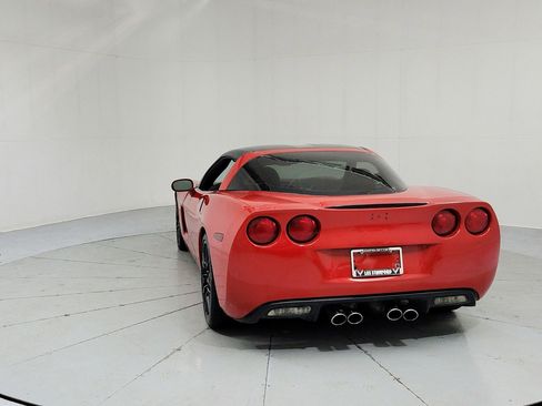 Used 2007 Chevrolet Corvette Coupe w/ Preferred Equipment Group RWD image 4