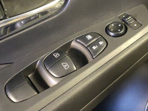 Used 2023 Nissan Kicks SV FWD image 27