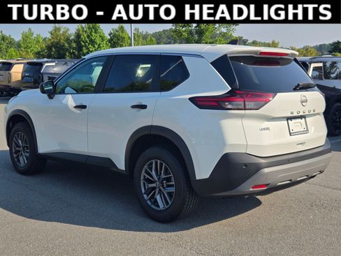 Used 2023 Nissan Rogue S FWD image 5