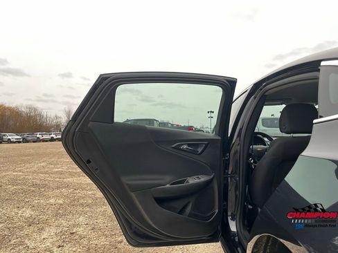 Used 2023 Chevrolet Malibu LT image 32