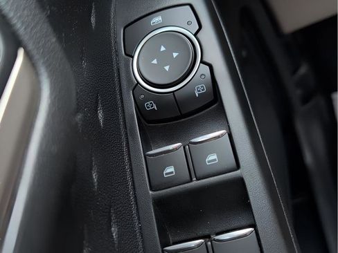 Used 2020 Ford Escape SEL image 22