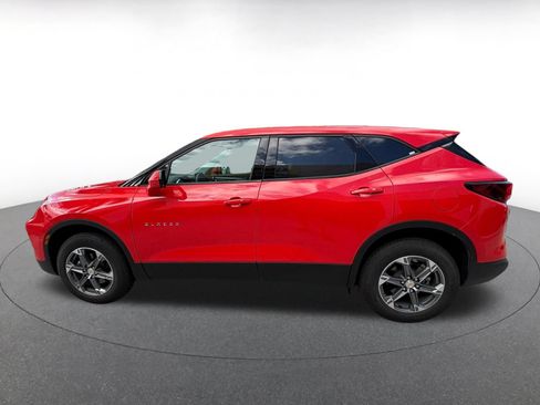 Used 2025 Chevrolet Blazer LT FWD image 5
