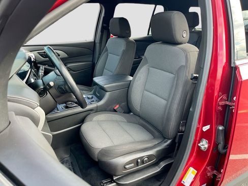 Used 2023 Chevrolet Traverse LT image 22