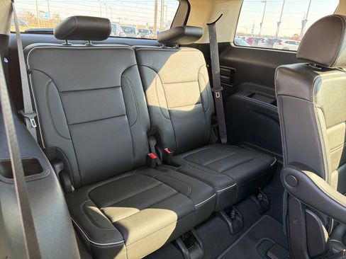 Used 2022 GMC Acadia Denali w/ Denali Ultimate Package image 20