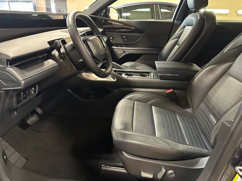 Used 2024 Lincoln Nautilus Reserve w/ Equipment Group 202A image 13