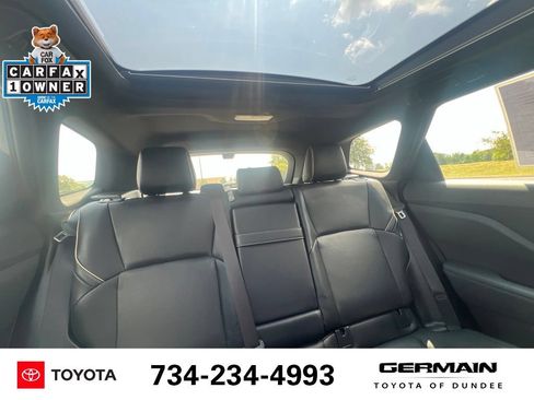 Used 2025 Toyota Crown Signia AWD/4WD image 27