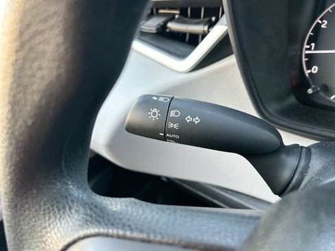 Used 2025 Toyota Corolla LE FWD image 19