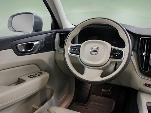 Certified 2023 Volvo XC60 T8 Ultimate image 22