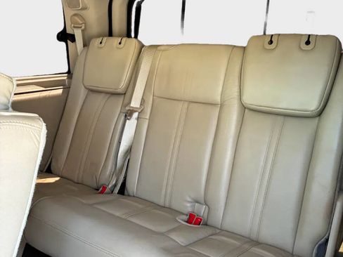 Used 2015 Lincoln Navigator 2WD w/ Equipment Group 101A Reserve image 18