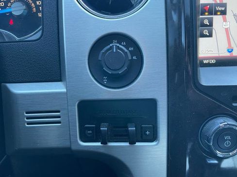 Used 2013 Ford F150 Platinum image 25