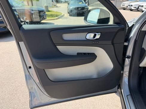 New 2026 Volvo XC40 B5 Plus w/ Protection Package Premier AWD/4WD image 16