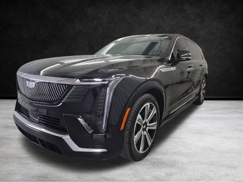 Certified 2025 Cadillac Escalade IQ Luxury 1 w/ Smart Trailering package image 5