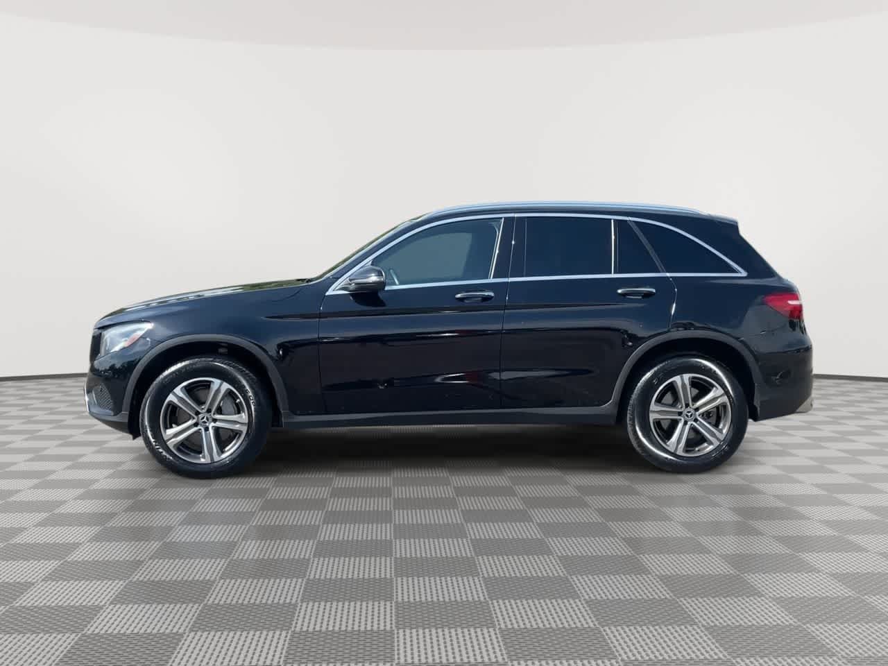 Used 2019 Mercedes-Benz GLC 300 4MATIC image 5