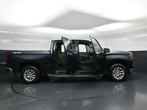 Used 2023 Chevrolet Silverado 1500 LT AWD/4WD image 5