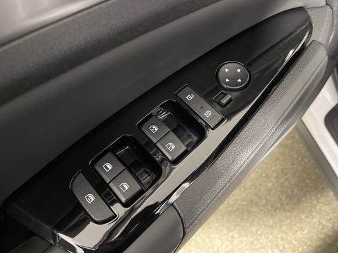 Used 2025 Kia Sportage EX image 18