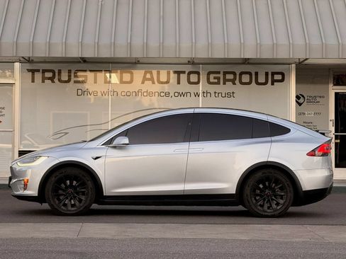 Used 2018 Tesla Model X 100D AWD/4WD image 6