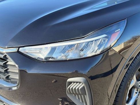 Used 2023 Ford Escape ST-Line image 9