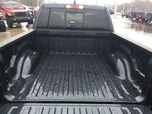 New 2026 RAM 1500 Big Horn AWD/4WD image 9