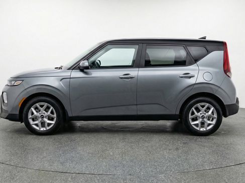 Used 2025 Kia Soul LX w/ LX Technology Package image 5