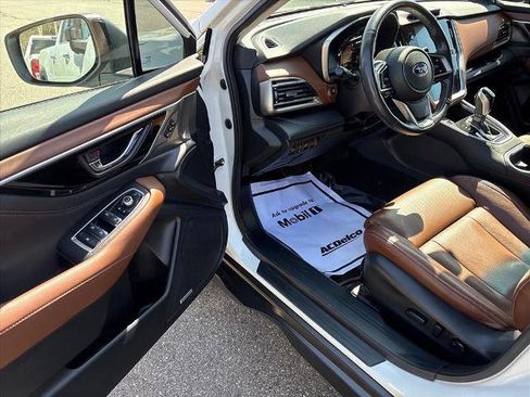 Used 2022 Subaru Outback Touring w/ Popular Package #2 image 11