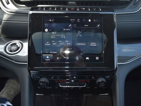 Used 2023 Jeep Grand Cherokee Laredo w/ Luxury Tech Group I AWD/4WD image 19