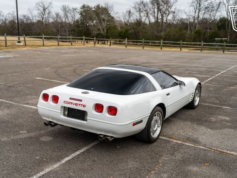 Used 1991 Chevrolet Corvette Coupe image 17