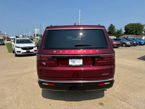 Used 2024 Jeep Wagoneer Series II w/ Premium Group I AWD/4WD image 6