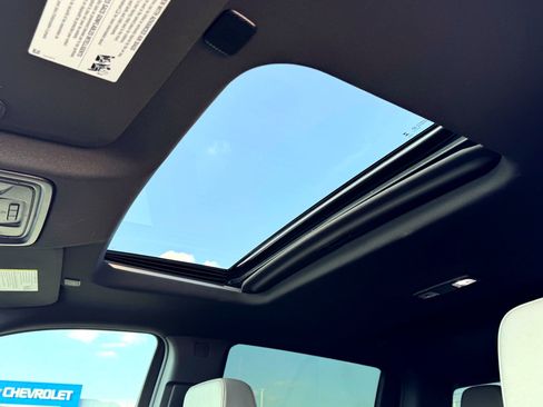 Used 2024 Chevrolet Silverado 1500 ZR2 w/ Technology Package image 13