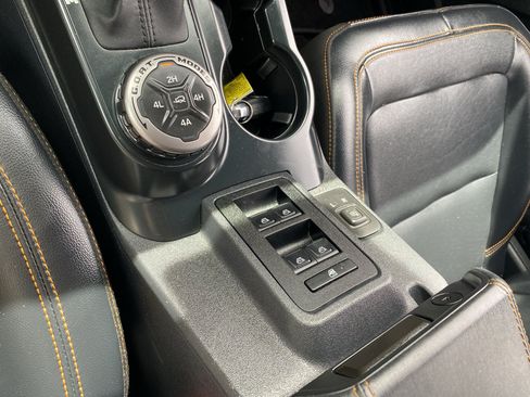 Used 2024 Ford Bronco Badlands AWD/4WD image 14