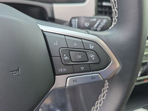 Used 2023 Volkswagen Atlas SEL image 32