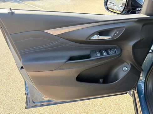 Used 2025 Buick Envista Sport Touring w/ Convenience I Package FWD image 18
